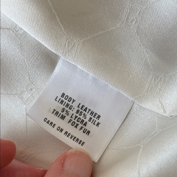 St. John fox fur leather Jacket with Fur trim - Picture 14 of 17